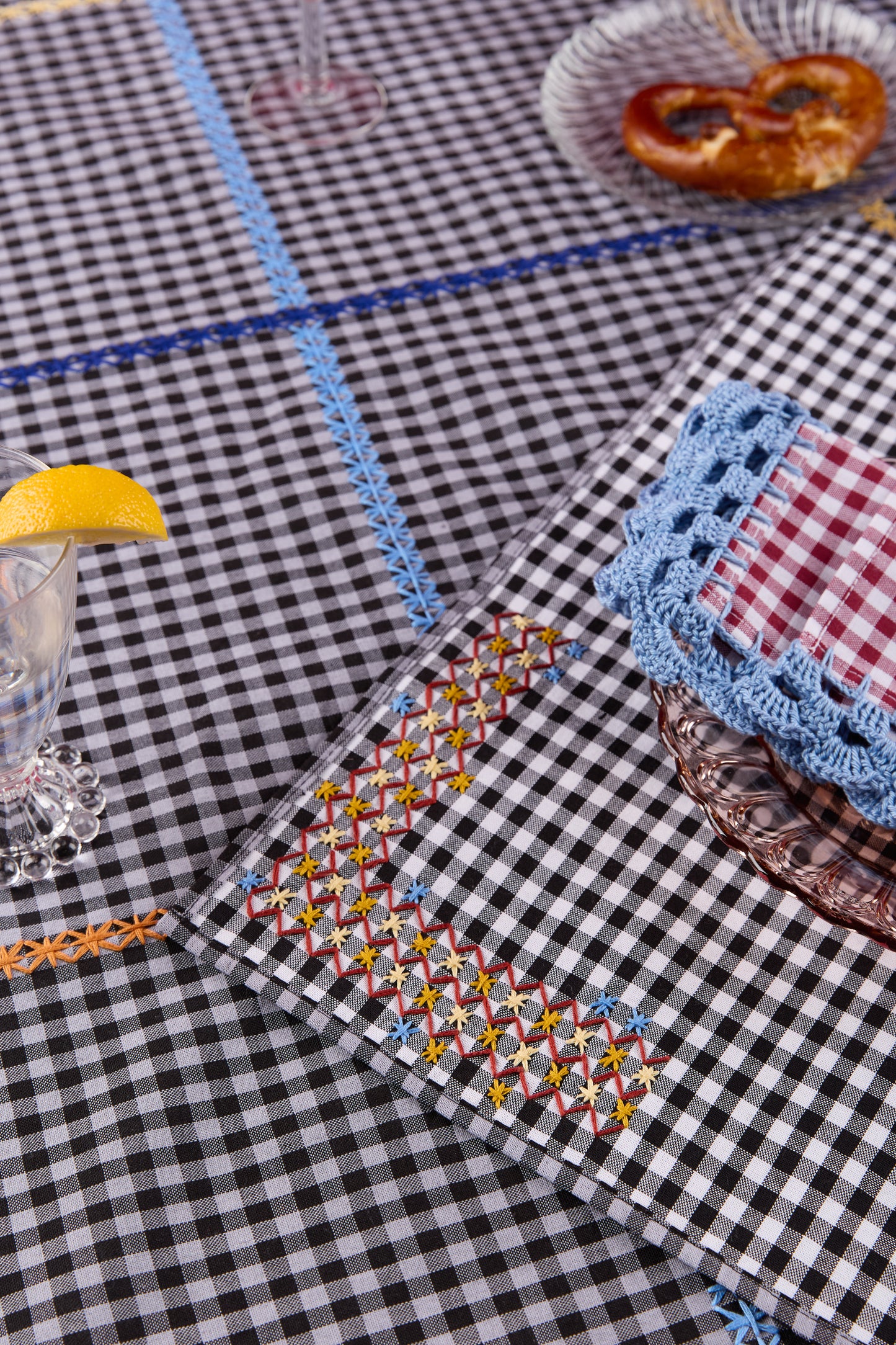 estrellas embroidered placemat set (4 set)