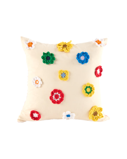 florecitas crochet cushion