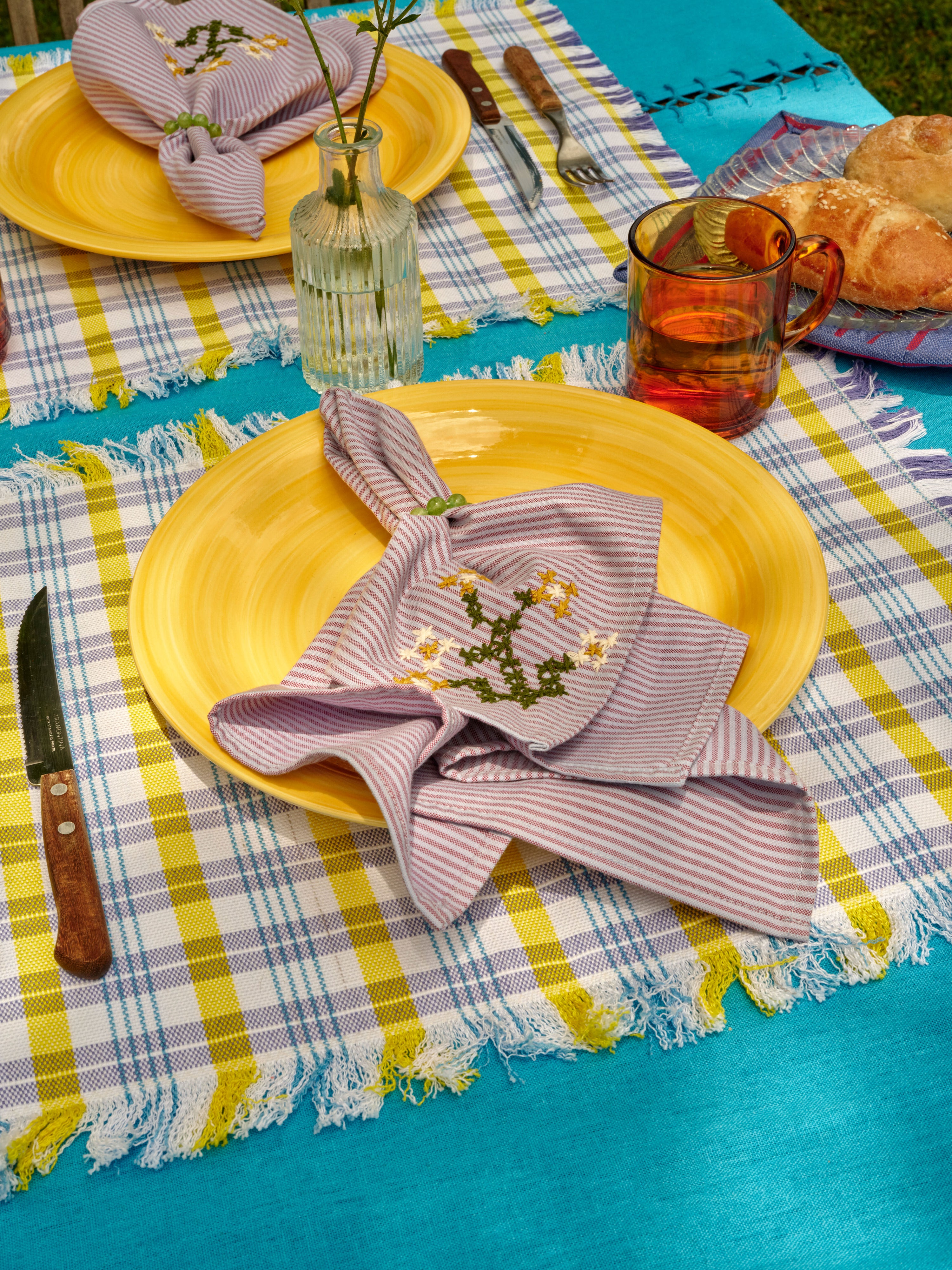 Ramito Embroidered Placemat Set (2 Set)